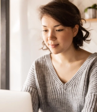 a woman researching a reset programme for her addiction