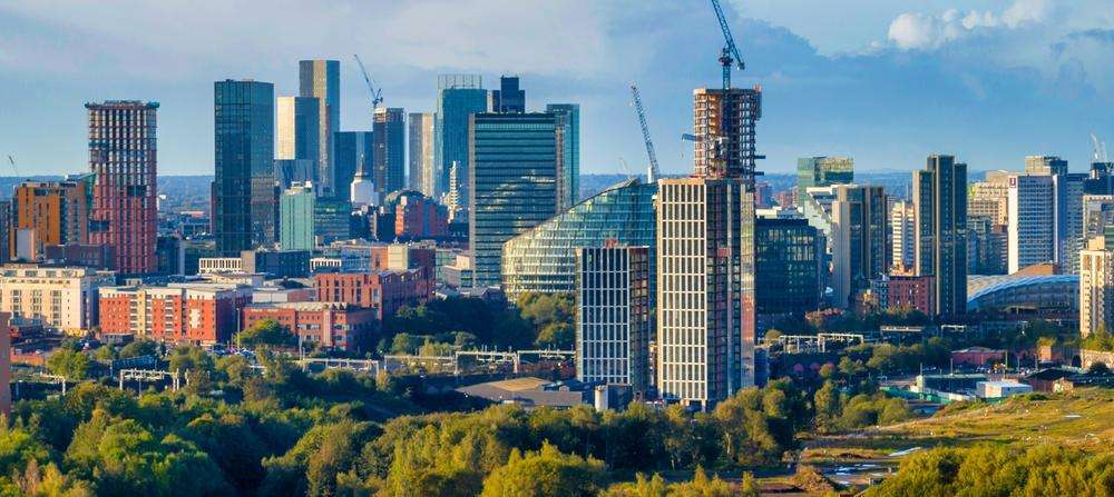 A view of the city of Manchester skyline depicting the city where you can access addiction rehab in Manchester